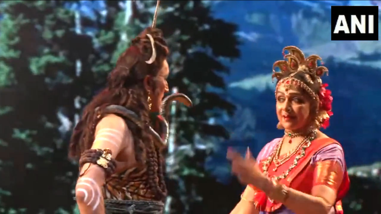 Hema Malini: పార్వ‌తి గెట‌ప్‌లో హేమామాలిని క్లాసిక‌ల్ డ్యాన్స్.. వీడియో