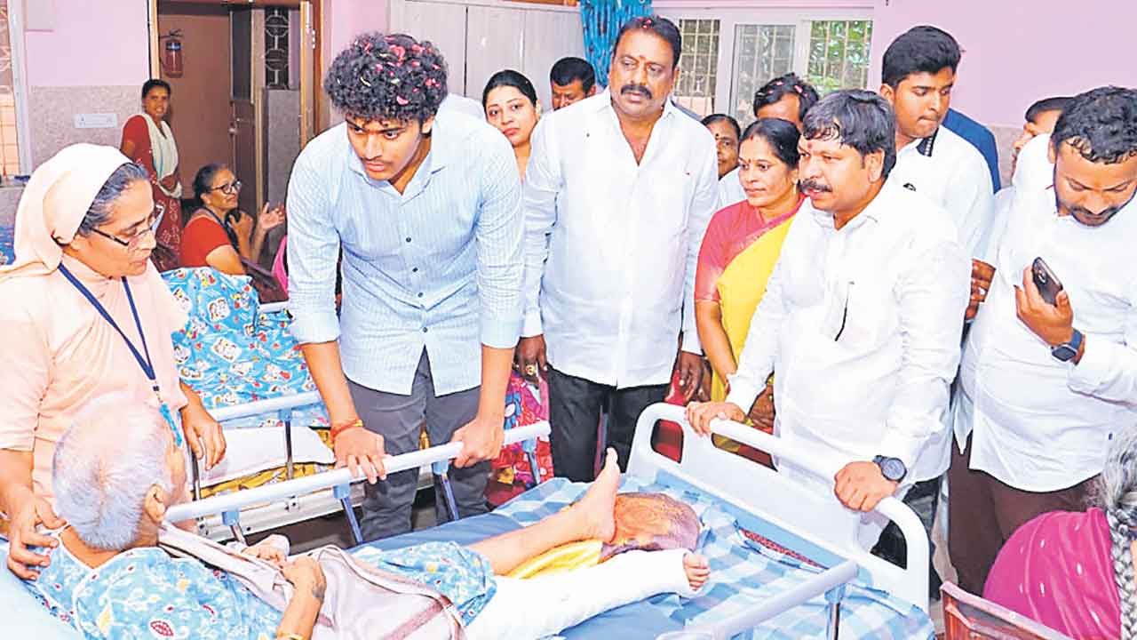 ఘనంగా హిమాన్షు బర్త్‌డే వేడుకలు