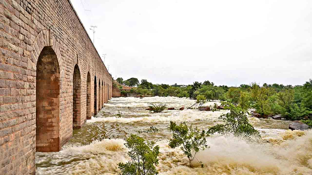 Hyderabad | జంట జలాశయాల్లోకి భారీగా వరద.. మూసీ ప్రాజెక్టు ఏడు గేట్లు ఎత్తివేత