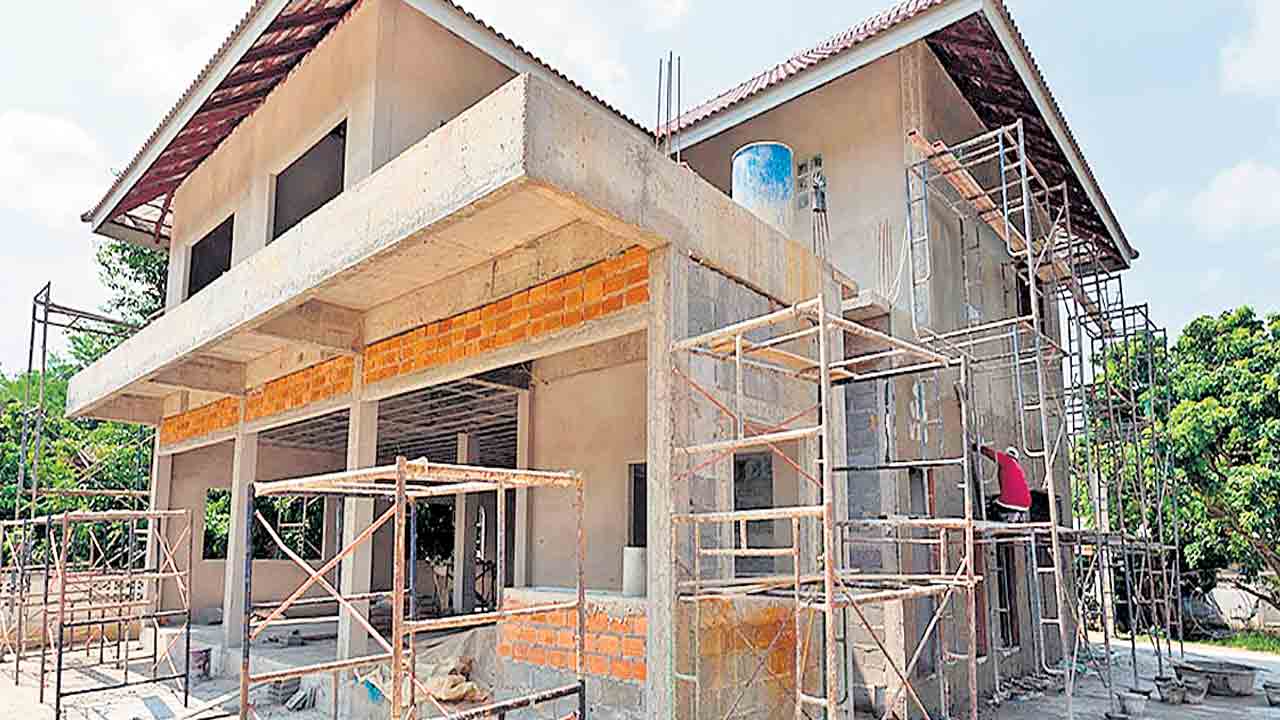 గృహలక్ష్మి ప్రాప్తిరస్తు..