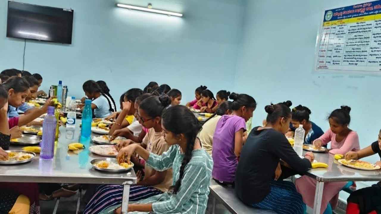 వసతి గృహాల్లో సకల సదుపాయాలు