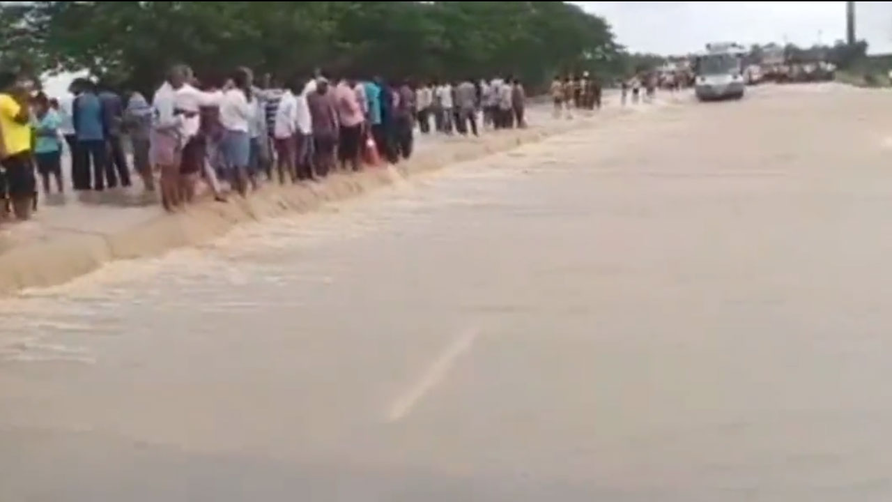 TSRTC | ఆర్టీసీ ప్ర‌యాణికుల‌కు అల‌ర్ట్.. హైద‌రాబాద్ – విజ‌య‌వాడ మ‌ధ్య రెగ్యుల‌ర్ స‌ర్వీసులు ర‌ద్దు