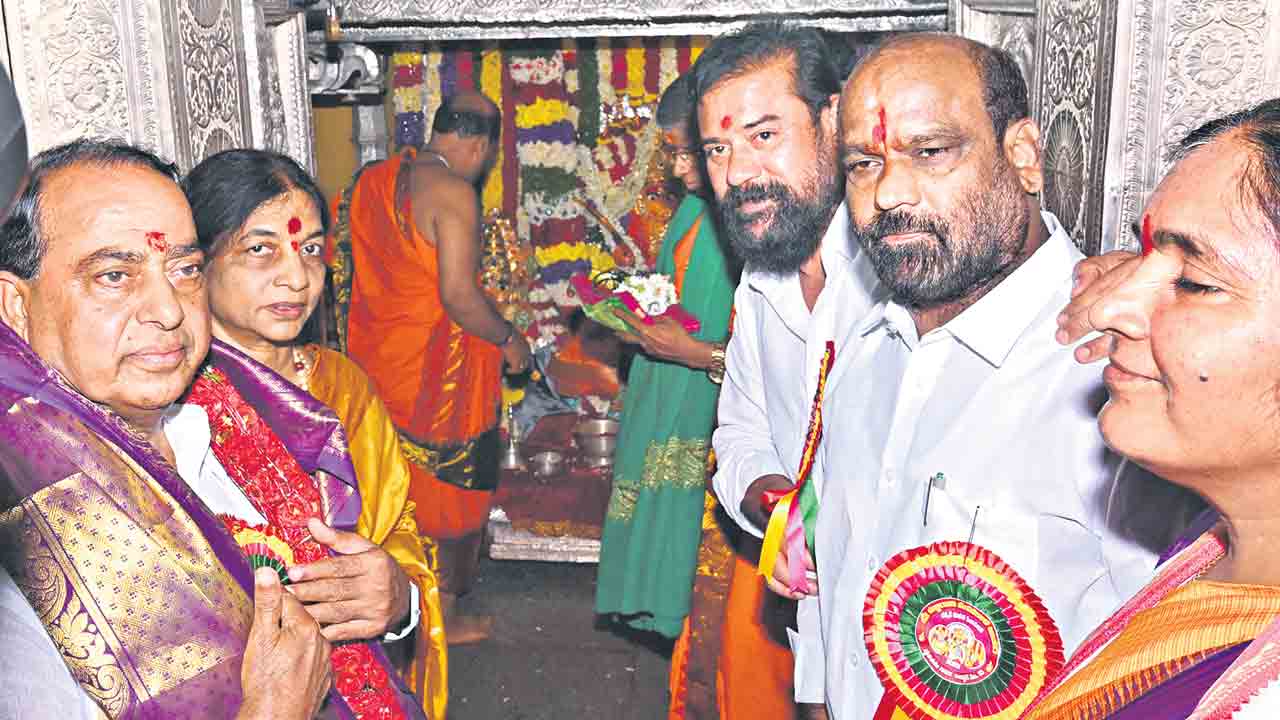 జగమేలే తల్లి