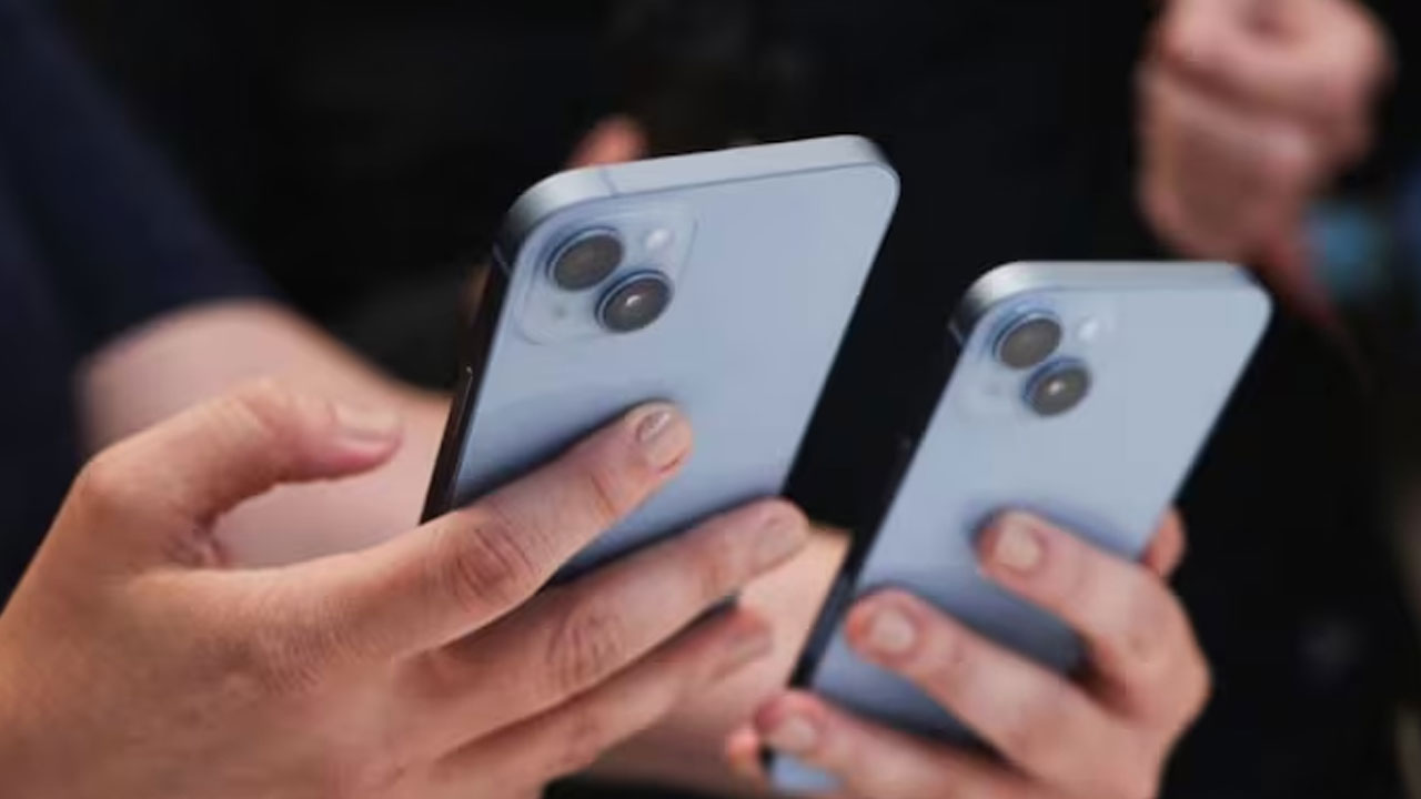 Tata: టాటా చేతికి ఐఫోన్ల ప్రొడక్షన్‌.. ? డీల్‌ విలువ 4 వేల కోట్లు !