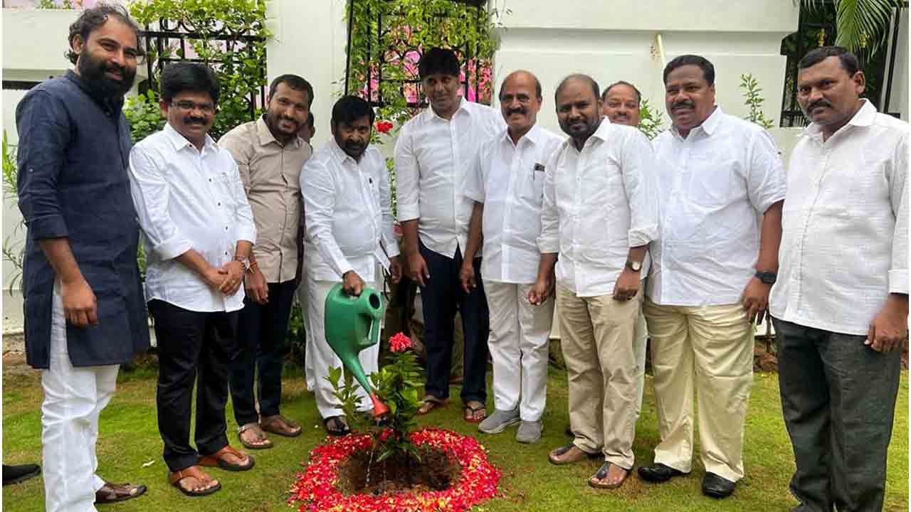 GreenIndia Challenge | పుట్టిన రోజున మొక్కలు నాటిన మంత్రి జగదీష్ రెడ్డి