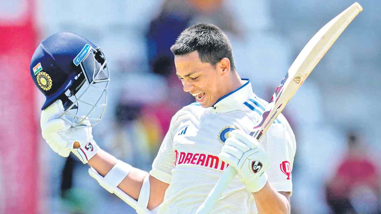 Yashasvi Jaiswal | ఆరంగేట్ర మ్యాచ్‌లోనే అదరగొట్టిన యశస్వి.. తొలి టెస్ట్‌లోనే సెంచరీ
