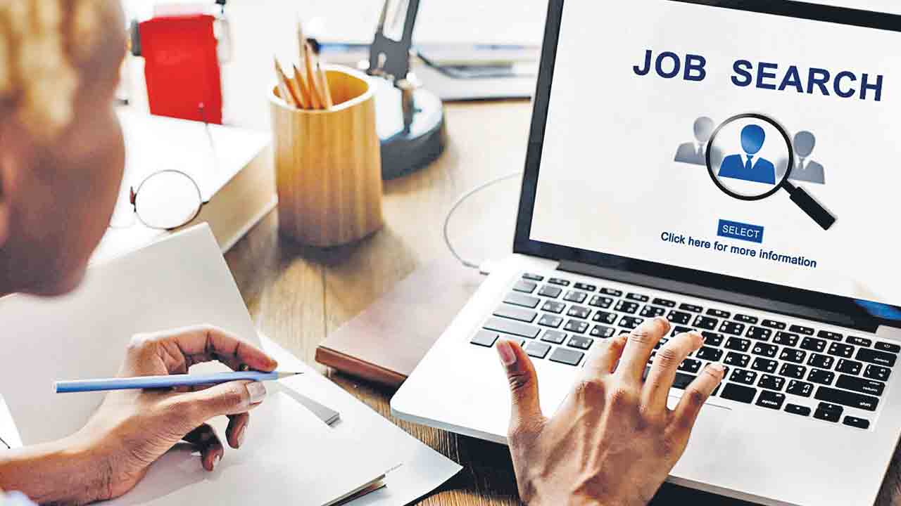 అరచేతిలో అమెరికా కొలువుల సమాచారం