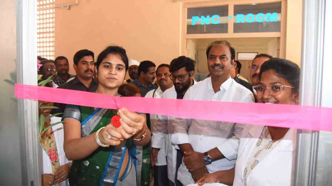 Collector Kranthi | గద్వాల ప్రభుత్వ ఏరియా దవాఖానలో అన్ని రకాల వైద్య సేవలు : కలెక్టర్ క్రాంతి