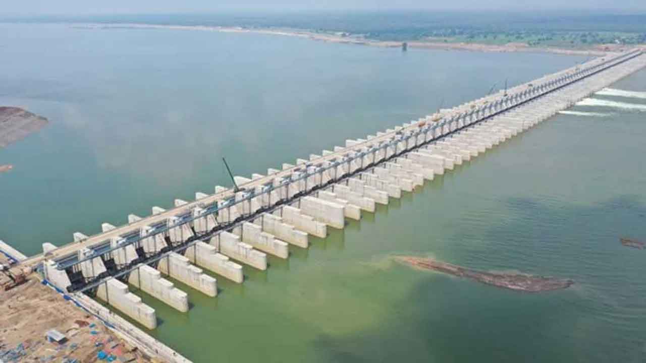 కాలం ఎట్లున్నా.. ఇంటింటికీ కాళేశ్వరం నీళ్లు