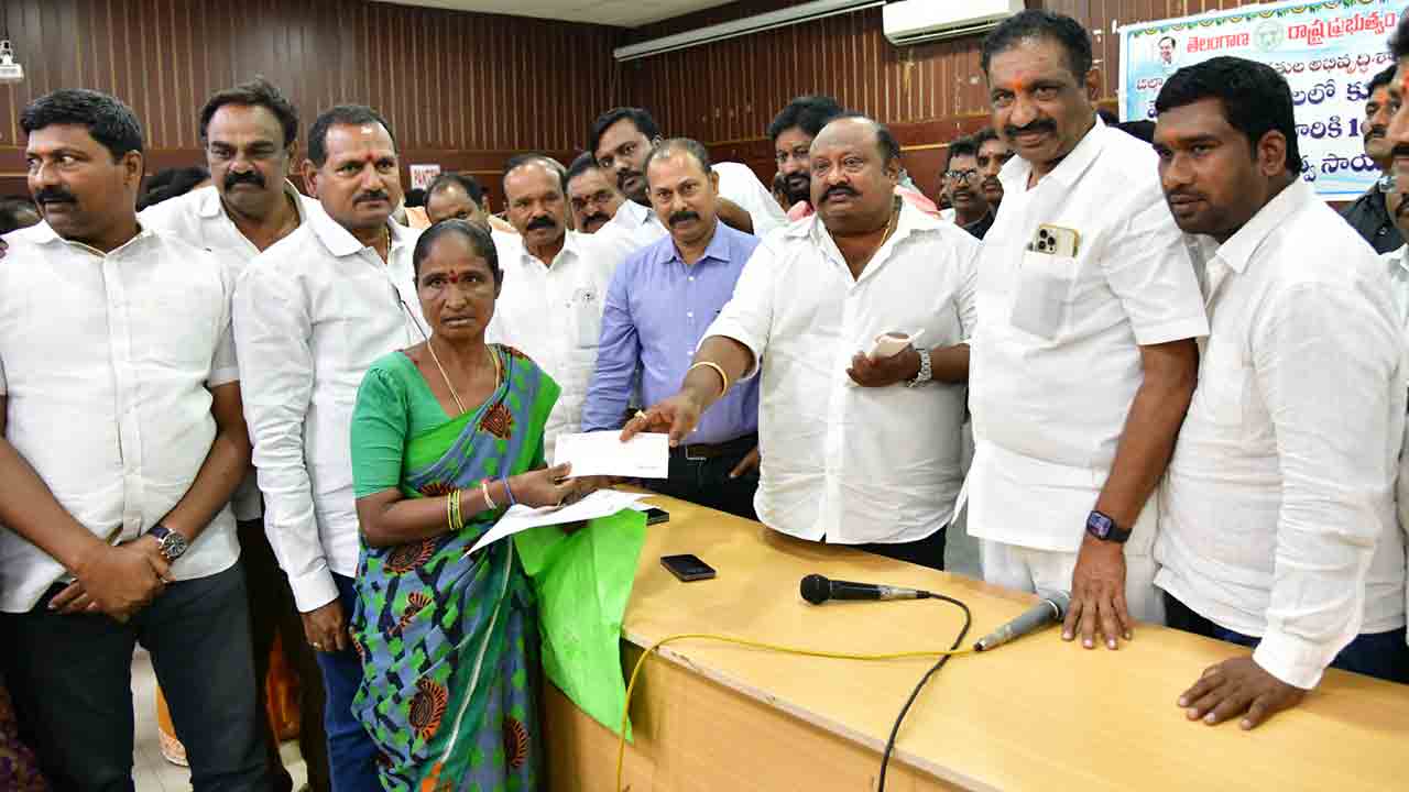 కులవృత్తులకు పునరుజ్జీవం