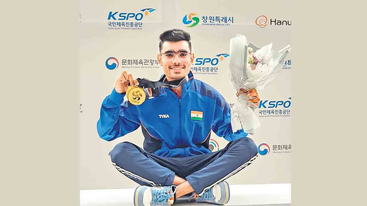 Kamaljeet | కమల్‌జీత్‌ స్వర్ణ జోరు