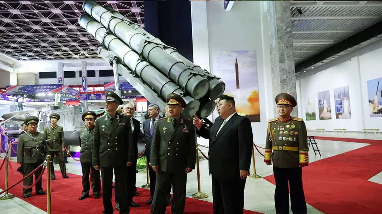 Kim Jong Un: ర‌ష్యా ర‌క్ష‌ణ మంత్రికి ఐసీబీఎంను చూపించిన కిమ్‌