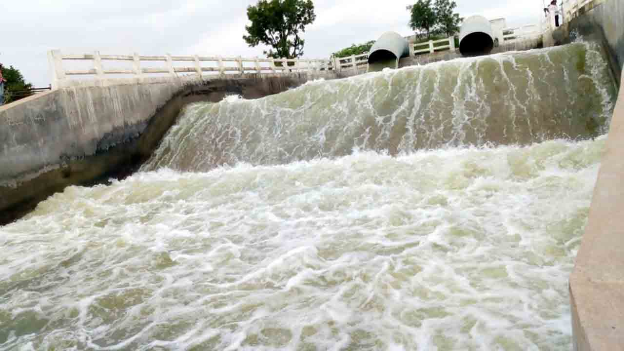 తీలేరు పంపింగ్‌ షురూ