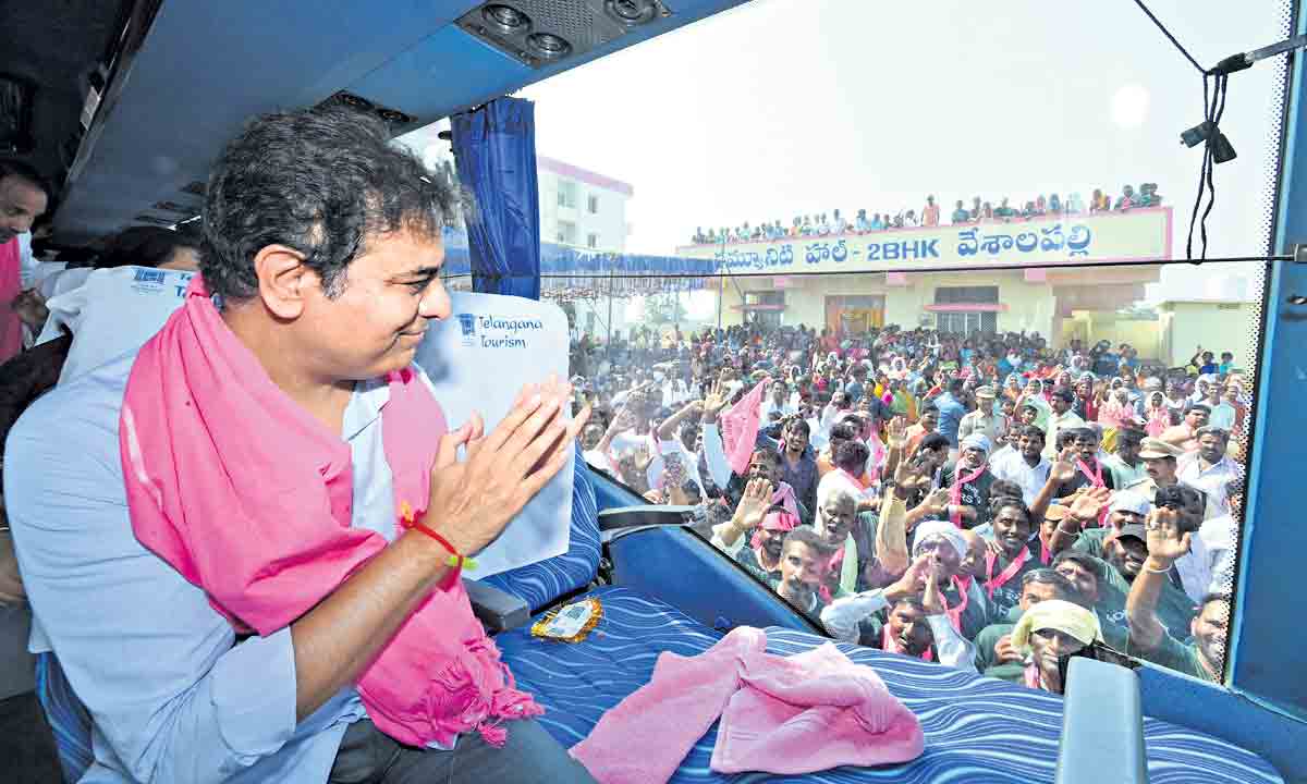 ఉద్యమం కోసం ఉద్యోగం వదిలి..