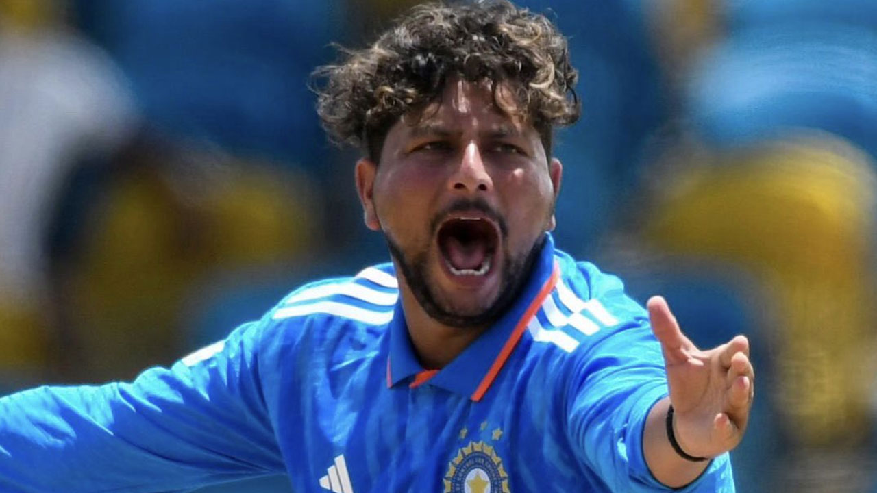 Kuldeep Yadav: 3 ఓవ‌ర్ల‌లో 4 వికెట్లు తీసిన కుల్దీప్ యాద‌వ్‌.. వీడియో