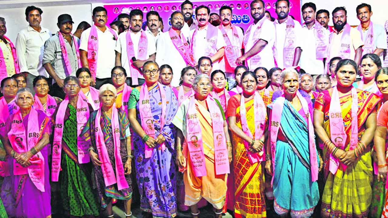 బీఆర్‌ఎస్‌లో భారీగా చేరికలు