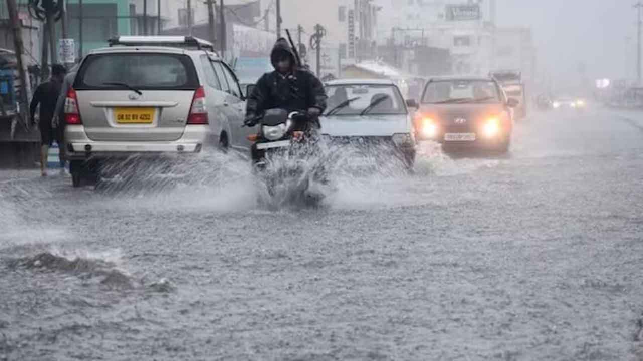 Heavy Rains | ఎల్లుండి నుంచి మళ్లీ భారీ వర్షాలు.. పలు జిల్లాలకు రెడ్‌ అలర్ట్‌ జారీ