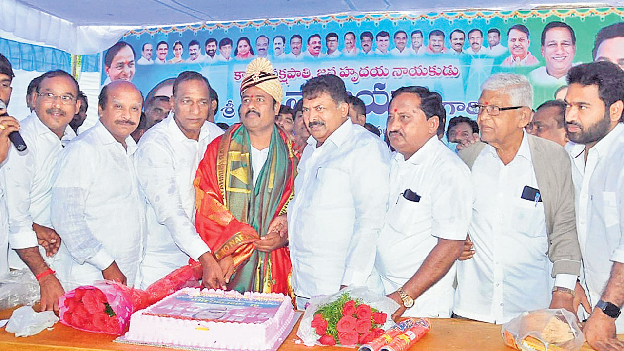 కార్మికుల పక్షపాతి సీఎం కేసీఆర్‌