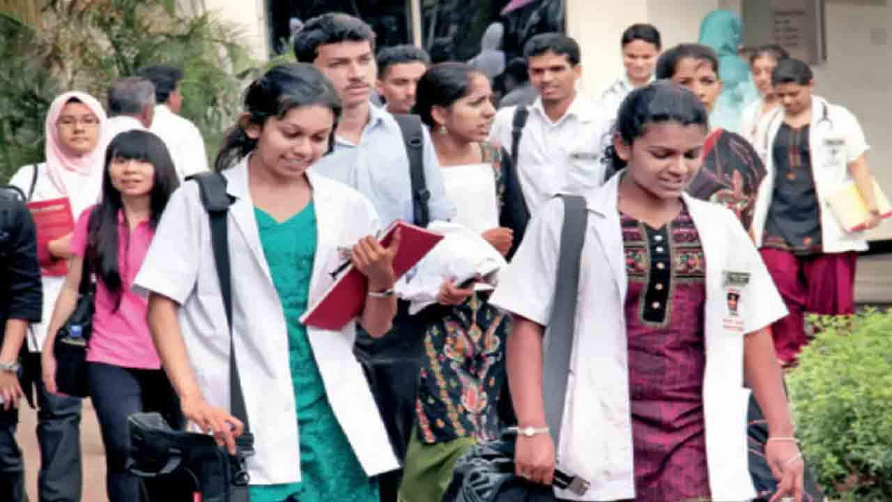 మెడికల్‌ సీట్లలో ముందు వరుస