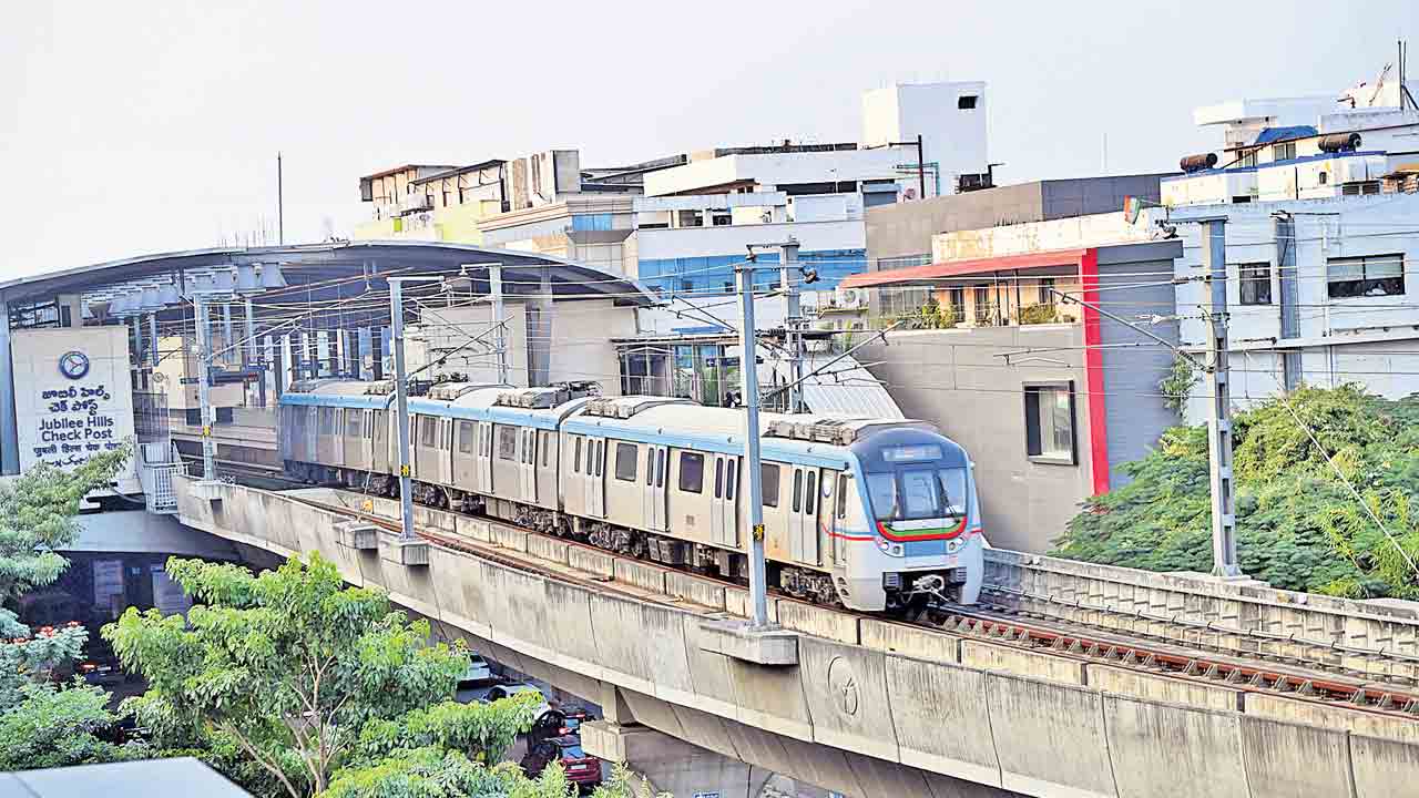 హైదరాబాద్‌ మెట్రోపై కేంద్రం చిన్నచూపు