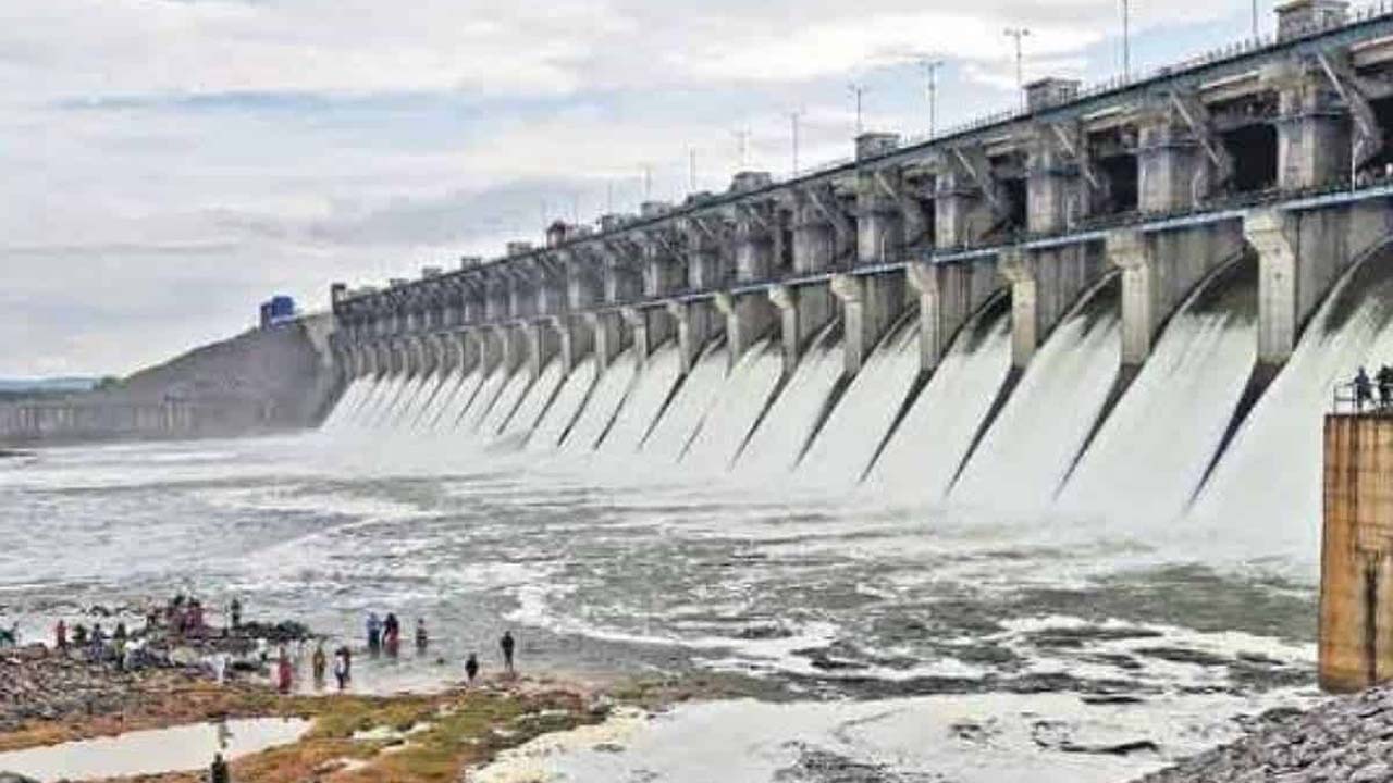 Midmanair Dam | మధ్య మానేరుకు భారీగా వరద.. 22 గేట్లు ఎత్తివేత..!