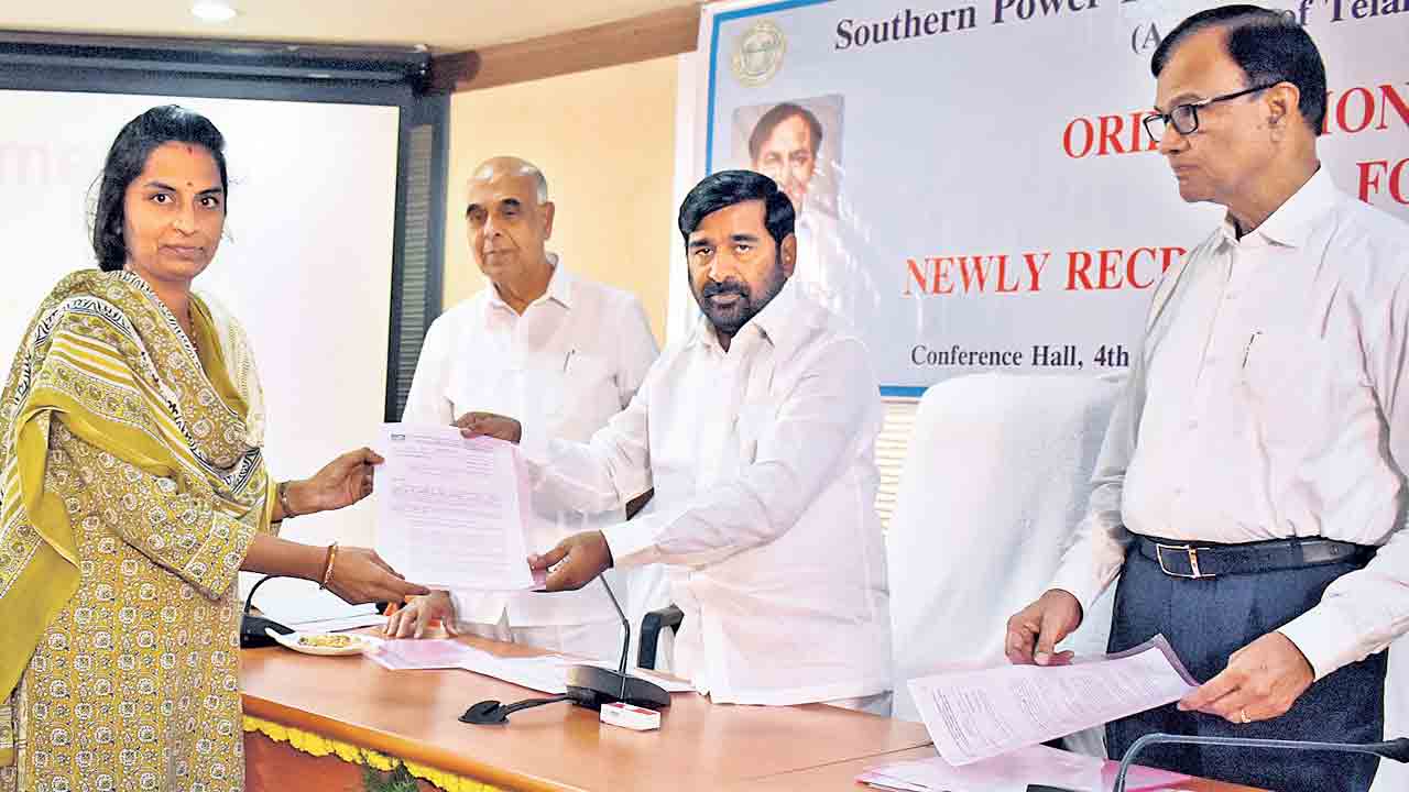 విద్యుత్తు సంస్థలో 30 వేల ఉద్యోగాలు భర్తీ చేశాం: మంత్రి గుంటకండ్ల జగదీశ్‌రెడ్డి