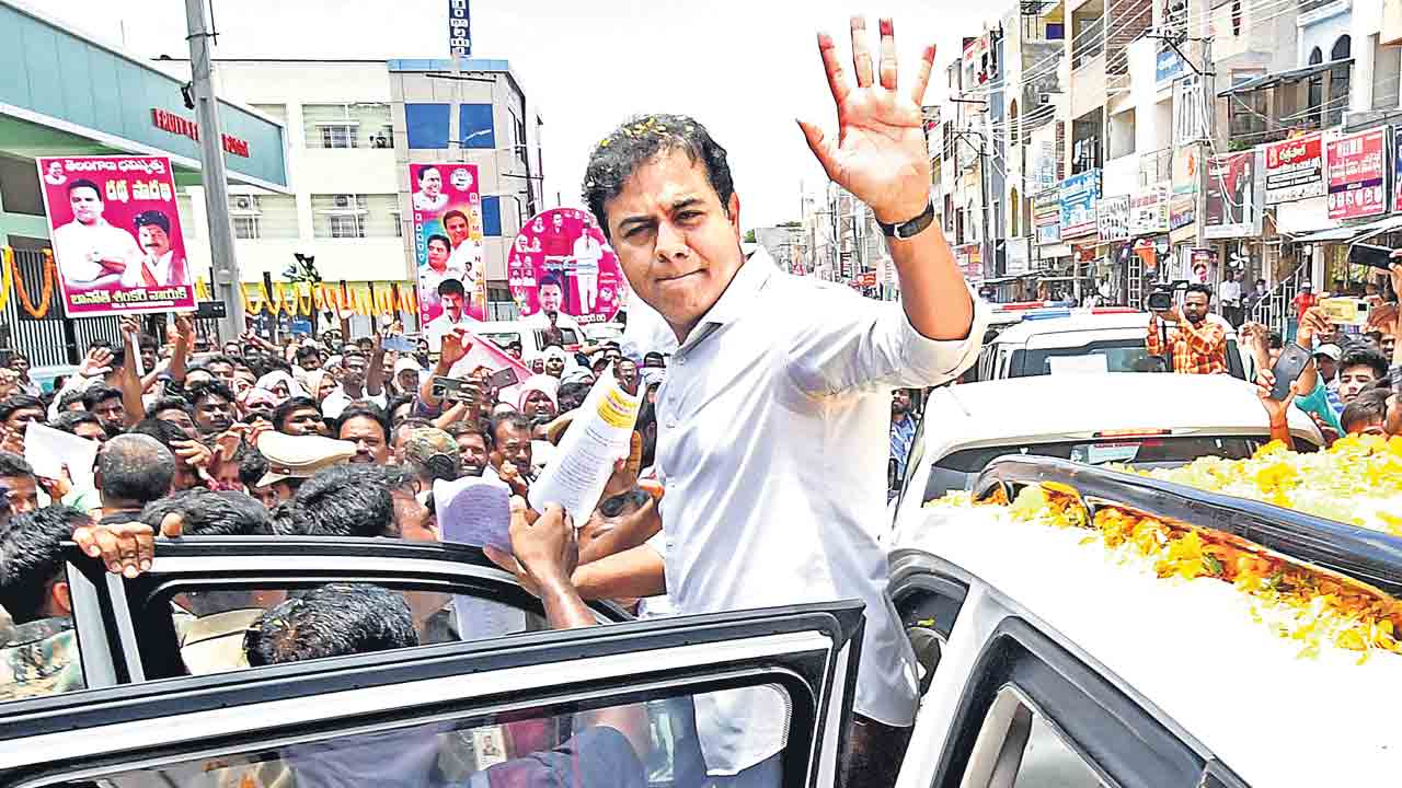 పట్టా వచ్చింది.. గిరిజనం మురిసింది