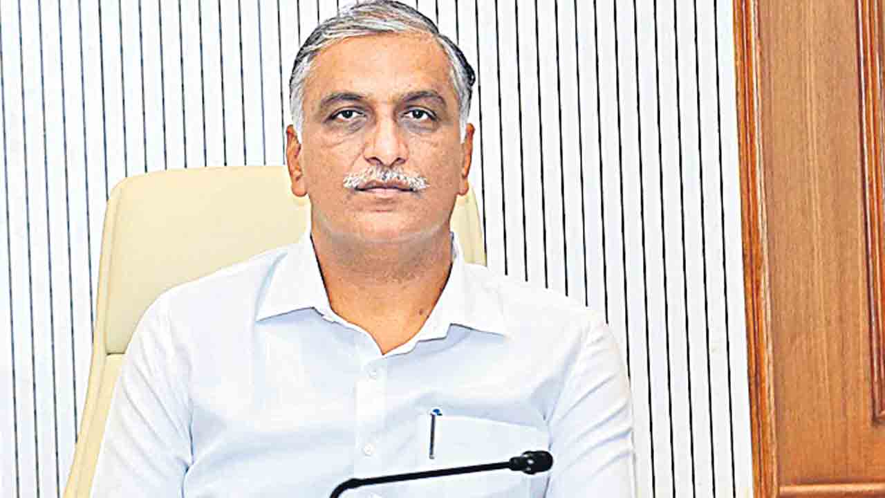 Minister Harish Rao | అవసరమైతే హెలికాప్టర్‌లు వాడండి.. వైద్యారోగ్య శాఖ అధికారులకు మంత్రి హరీశ్‌ రావు ఆదేశం