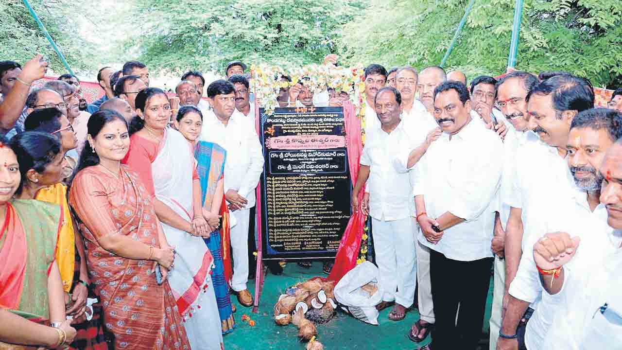 స్వరాష్ట్రంలోనే ఆలయాల అభివృద్ధి