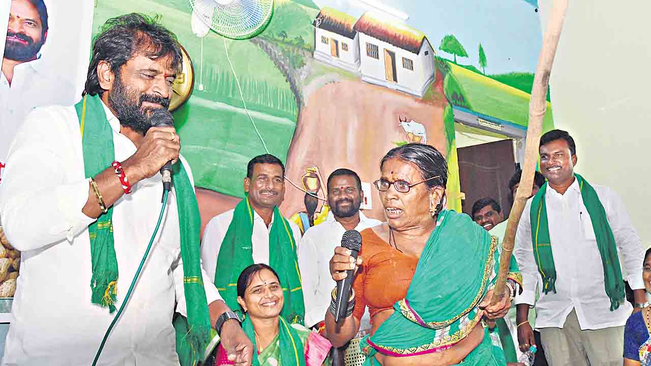 Revanth Reddy | బిడ్డ.. రేవంత్‌ కరెంటు జోలికొస్తే కట్టిర్గుతది.. పాలమూరు దేవమ్మ హెచ్చరిక