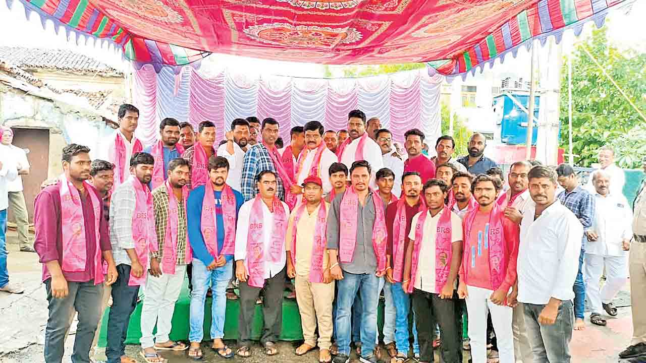 మంత్రి వేముల సమక్షంలో బీఆర్‌ఎస్‌లో చేరికలు