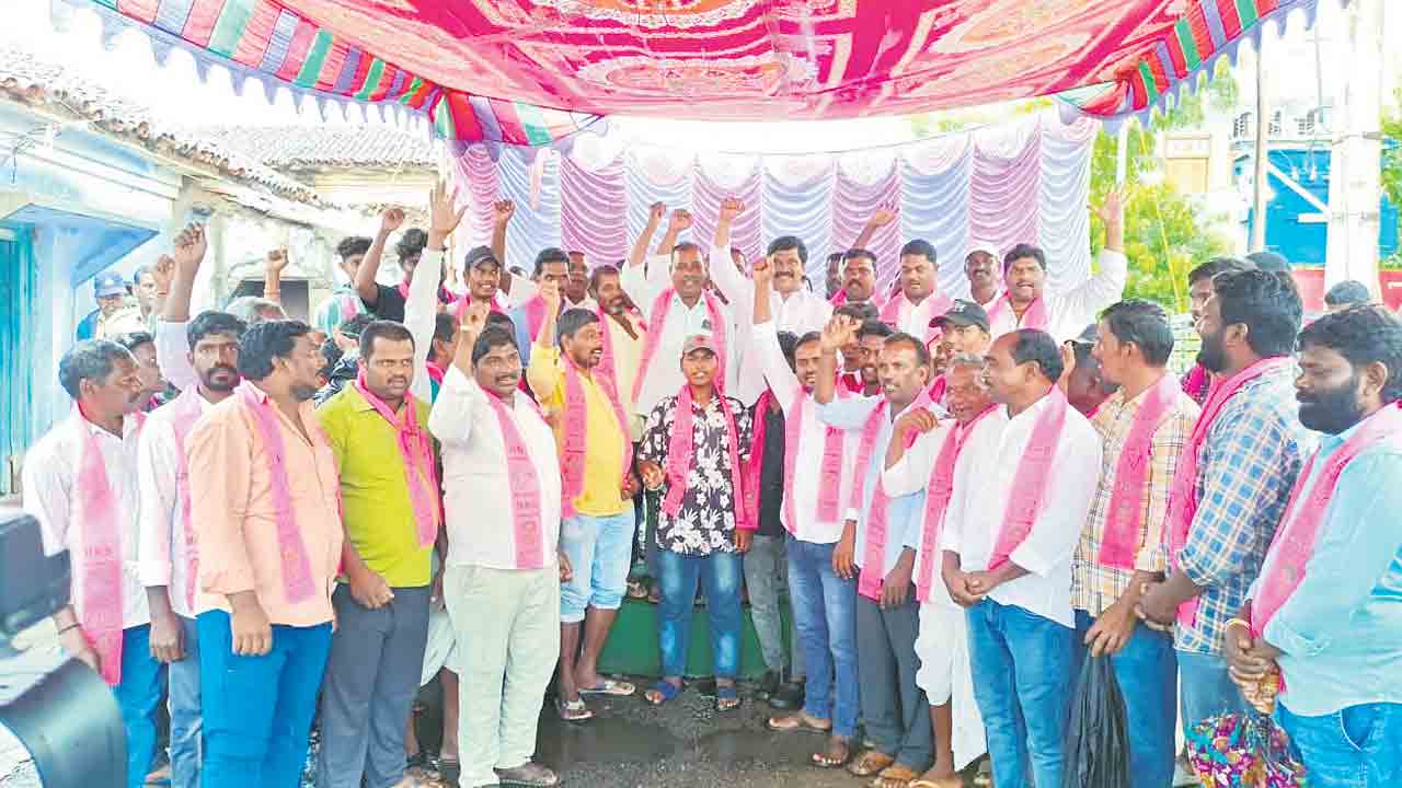 అభివృద్ధి చేసేవారిని ఆదరించాలి