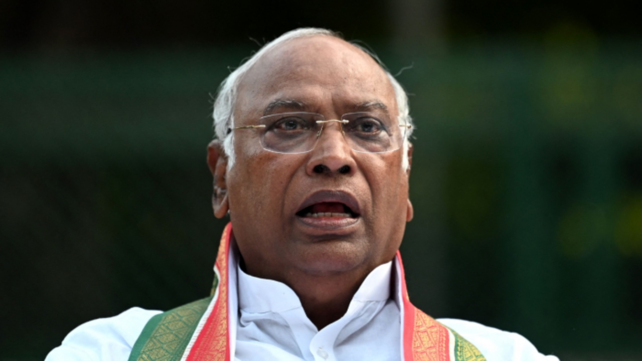 Manipur Violence | రాజస్ధాన్లో ర్యాలీకి హాజరవుతారు కానీ..మణిపూర్పై ప్రకటన చేసేందుకు తీరిక లేదా..? : మోదీపై ఖర్గే ఫైర్