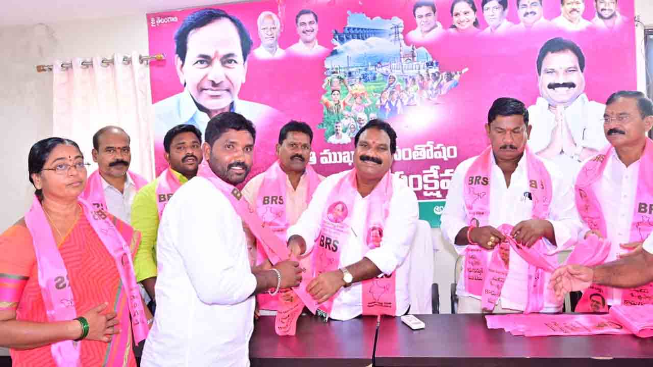 MLA Aruri Ramesh | ఎమ్మెల్యే ఆరూరి రమేష్‌ సమక్షంలో బీఆర్‌ఎస్‌లో చేరికలు