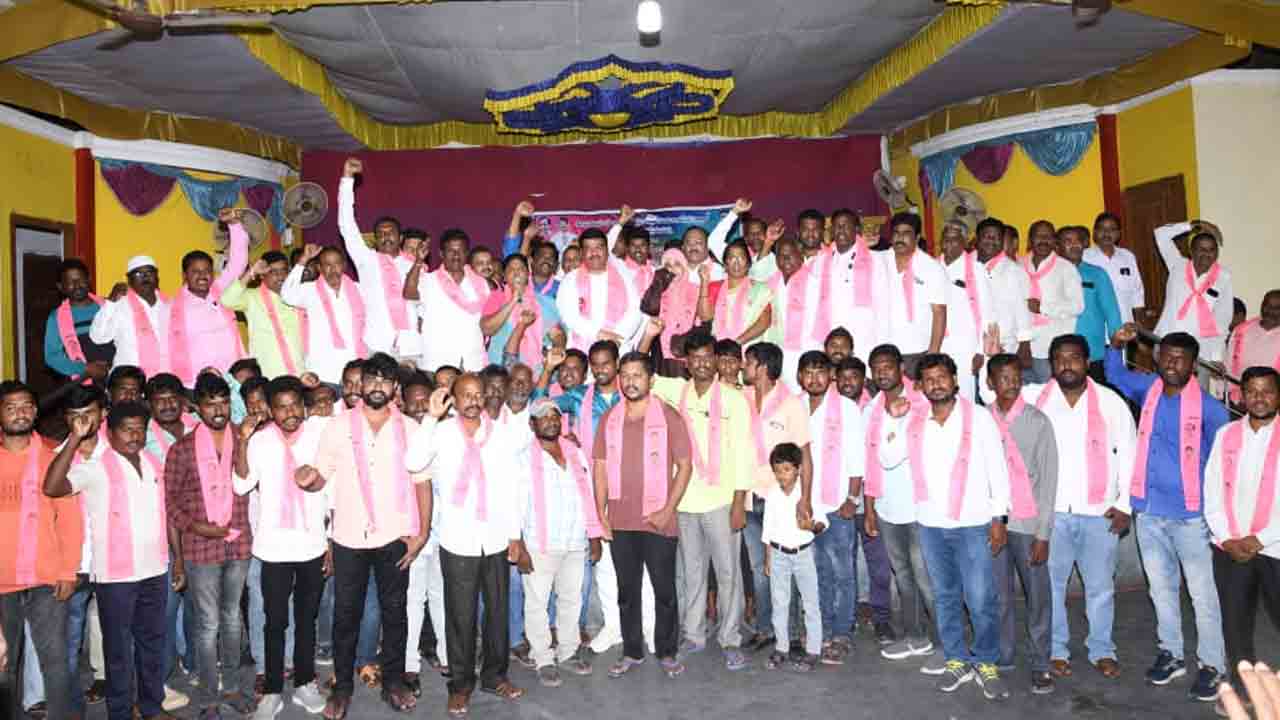 MLA Nannapuneni | ఎమ్మెల్యే నన్నపునేని సమక్షంలో..బీఆర్‌ఎస్‌లోభారీగా చేరికలు