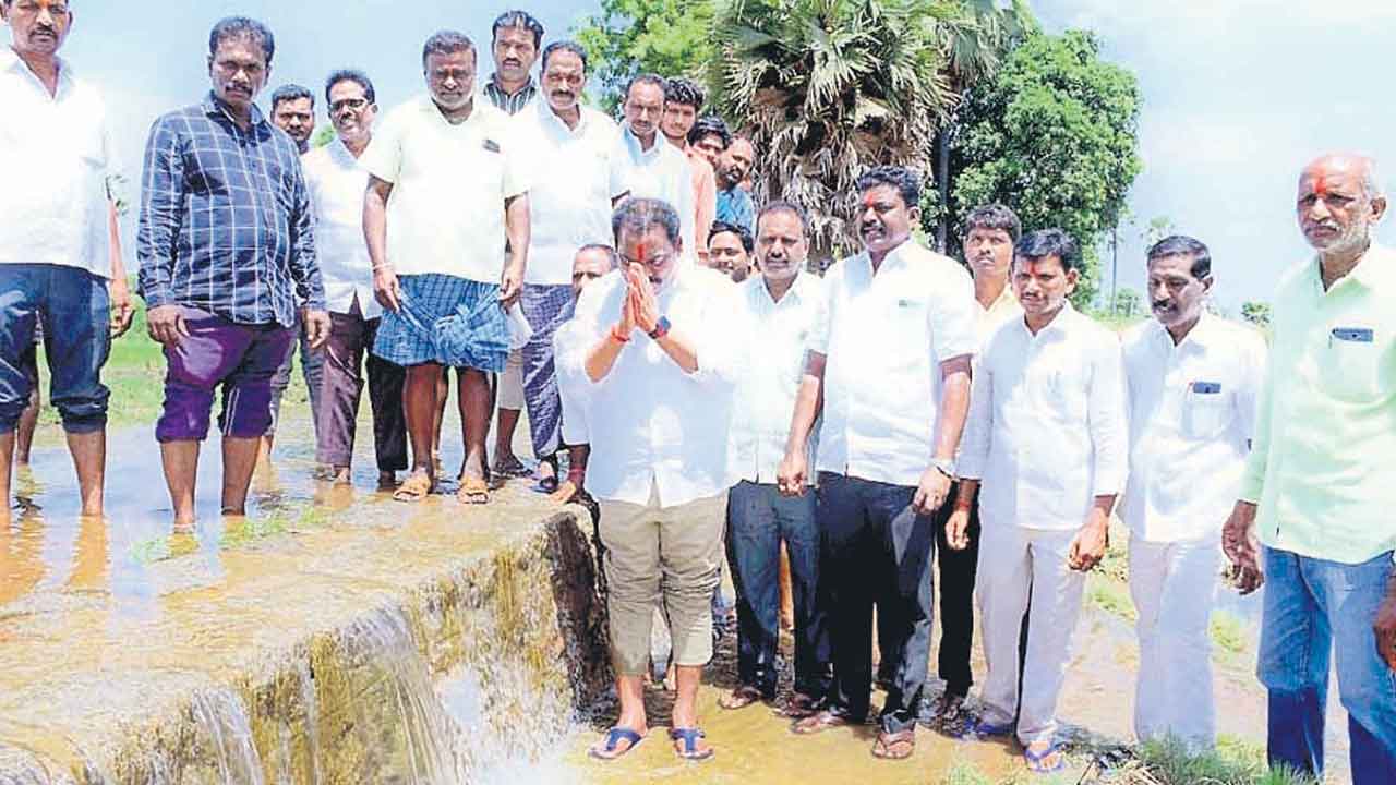 కాళేశ్వర ఫలం చెరువులకు జలం