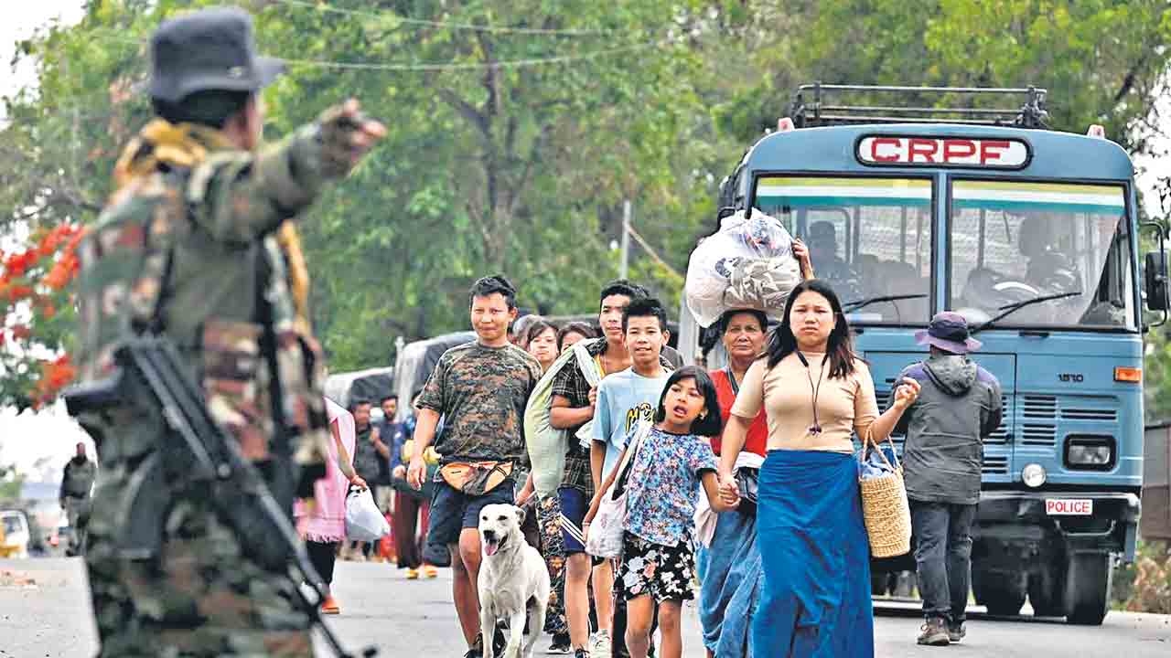 Manipur |  శాంతి భద్రతల పర్యవేక్షణలో విఫలమైన కేంద్ర, రాష్ట్ర బీజేపీ ప్రభుత్వాలు.. మణిపూర్‌లో ఇంకా తెరచుకోని స్కూళ్లు, దెబ్బతిన్న వ్యవసాయం, పర్యాటకం