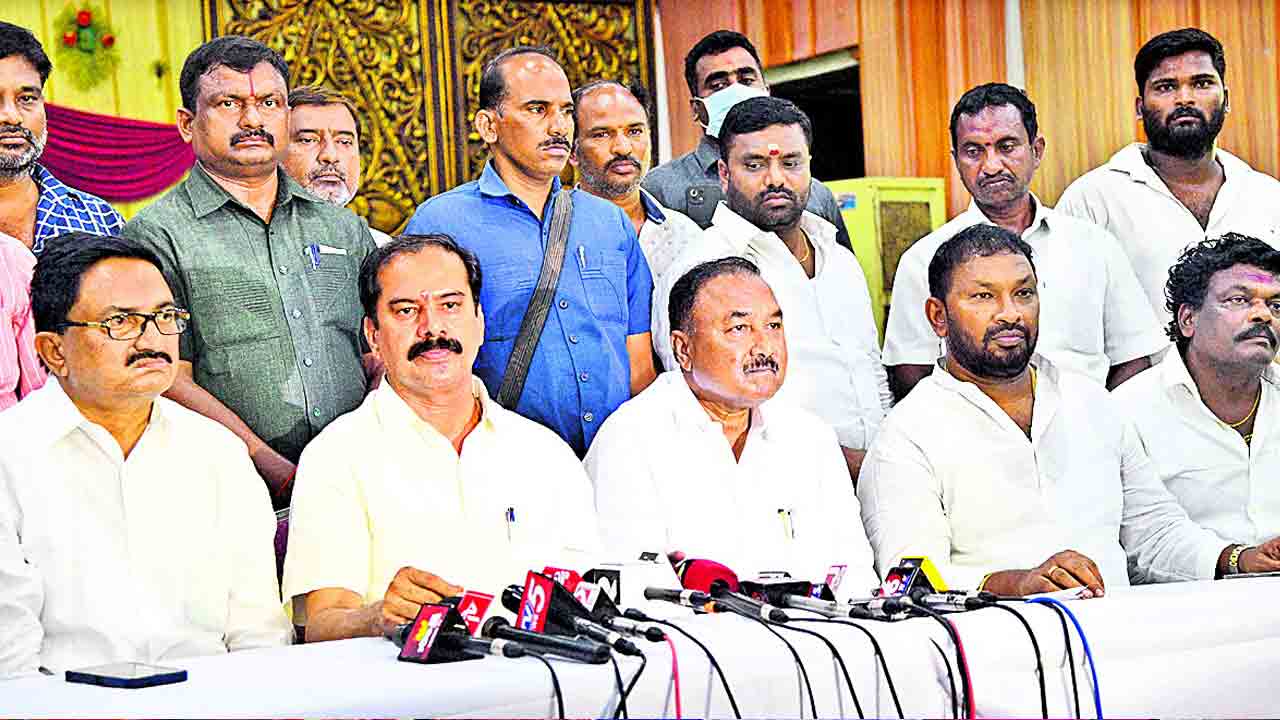 కోచ్‌ ఫ్యాక్టరీ, డివిజన్‌పై ప్రకటన చేయాలి