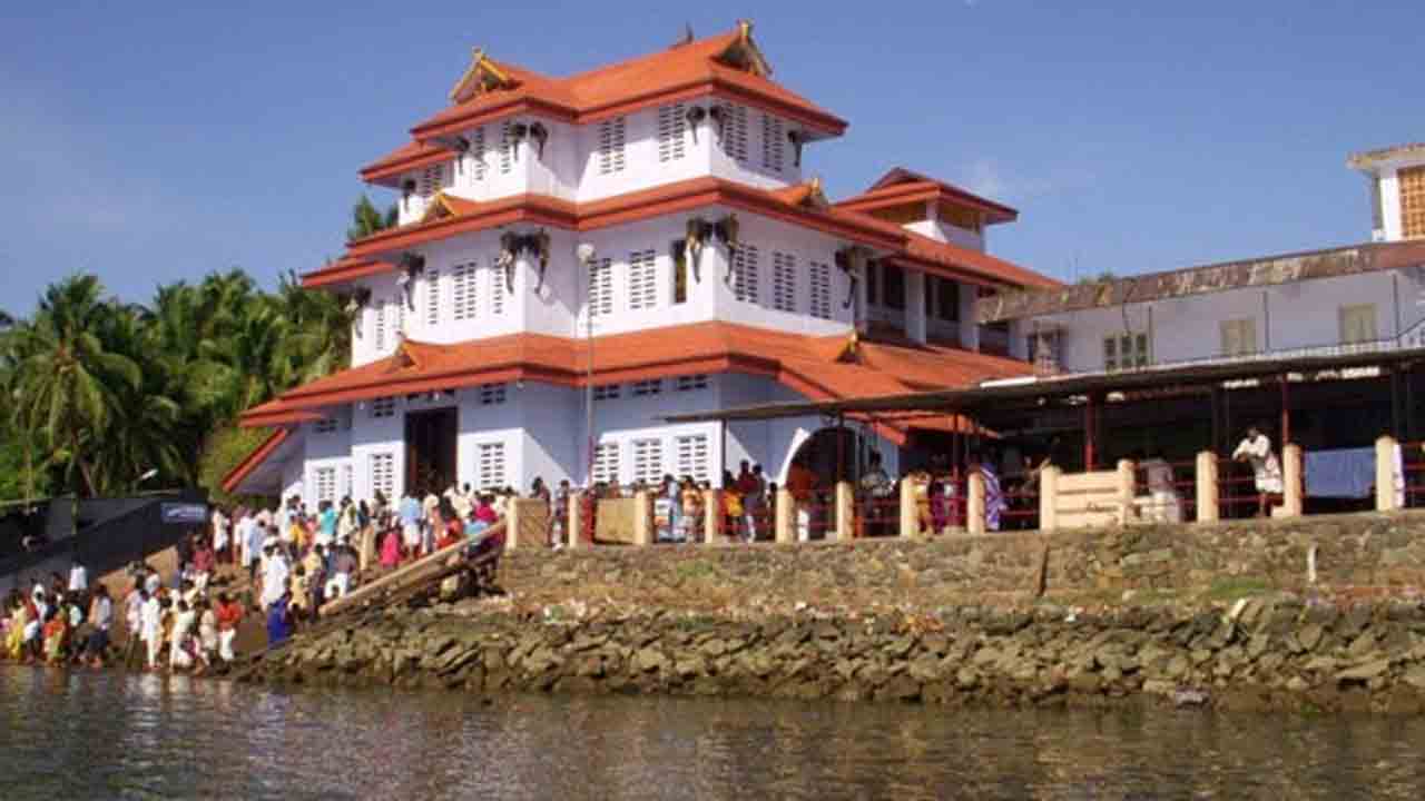 Tea | కేరళలోని ఈ ఆలయంలో ఛాయ్‌నే తీర్థం.. పెసర గుడాలే ప్రసాదం !!