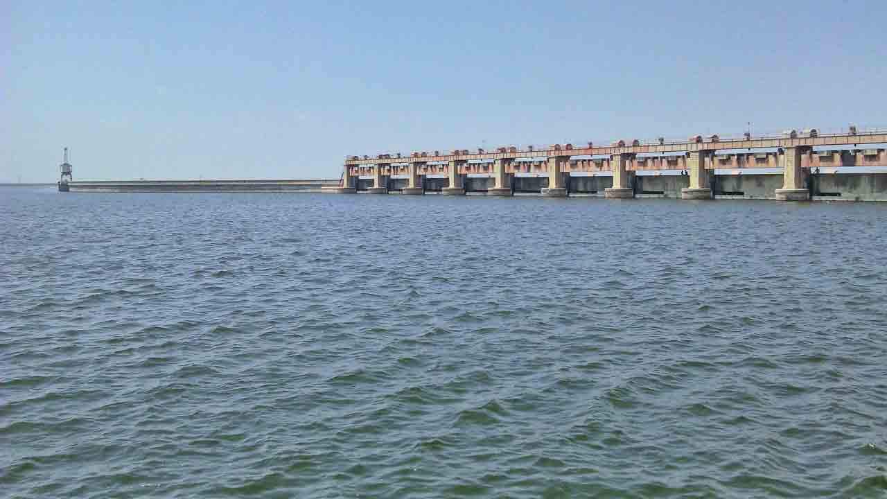 Nizamsagar | నిజాంసాగర్ నుంచి కొనసాగుతున్న నీటి విడుదల