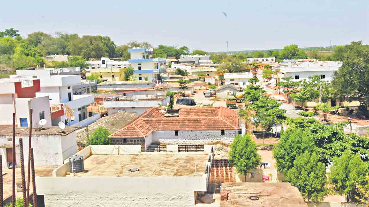 చీమలదరి.. ప్రగతి దారి..