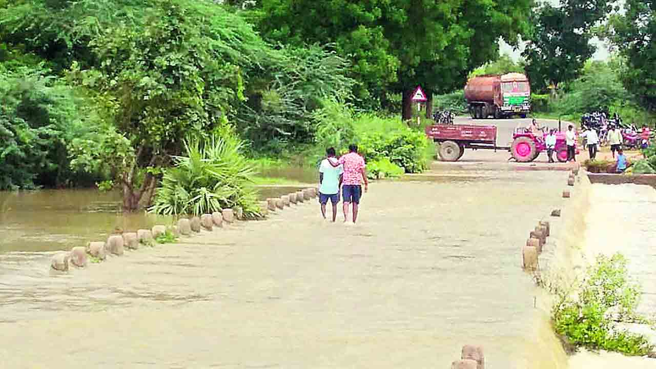 అనుక్షణం అప్రమత్తం