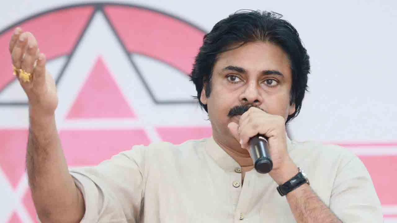 ఏపీలో అసెంబ్లీ ఎన్నికలకు ఇంకా ఏడాదే గడువు ఉండటంతో జనాలకు మరింత చేరువ కావాలనే ఉద్దేశంతో పవన్‌ కళ్యాణ్‌ తాజాగా ఇన్‌స్టాగ్రామ్‌లోకి కూడా అడుగుపెట్టారు.
