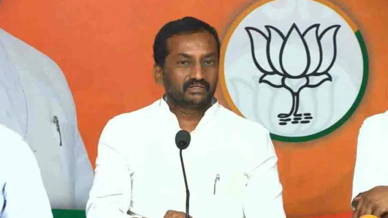 Raghunandan Rao | సంగారెడ్డి పోలీసుస్టేషన్‌లో రఘునందన్ రావుపై కేసు