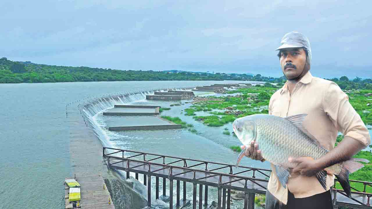 ఏకధాటిగా.. వదలని వాన