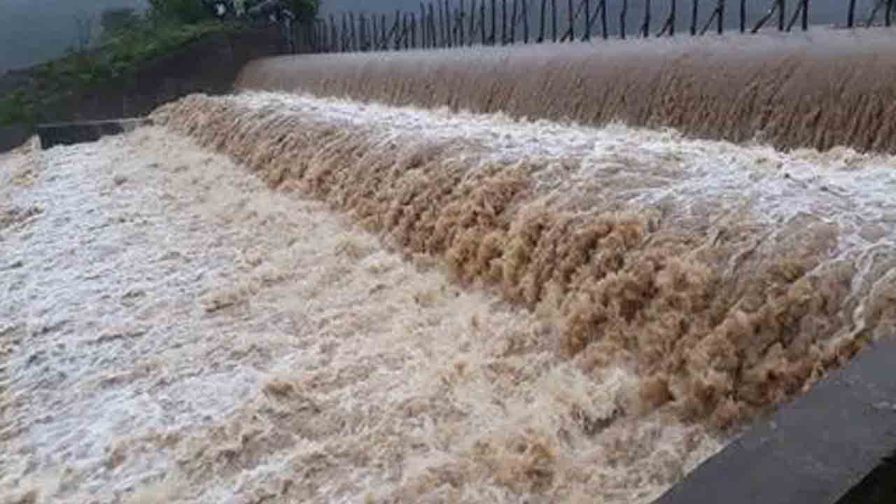 గోదావరి బేసిన్కు జలకళ