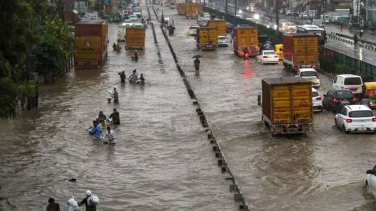 Uttar Pradesh | ఉత్త‌ర‌ప్ర‌దేశ్‌లో వాన బీభ‌త్సం.. 34 మంది మృతి