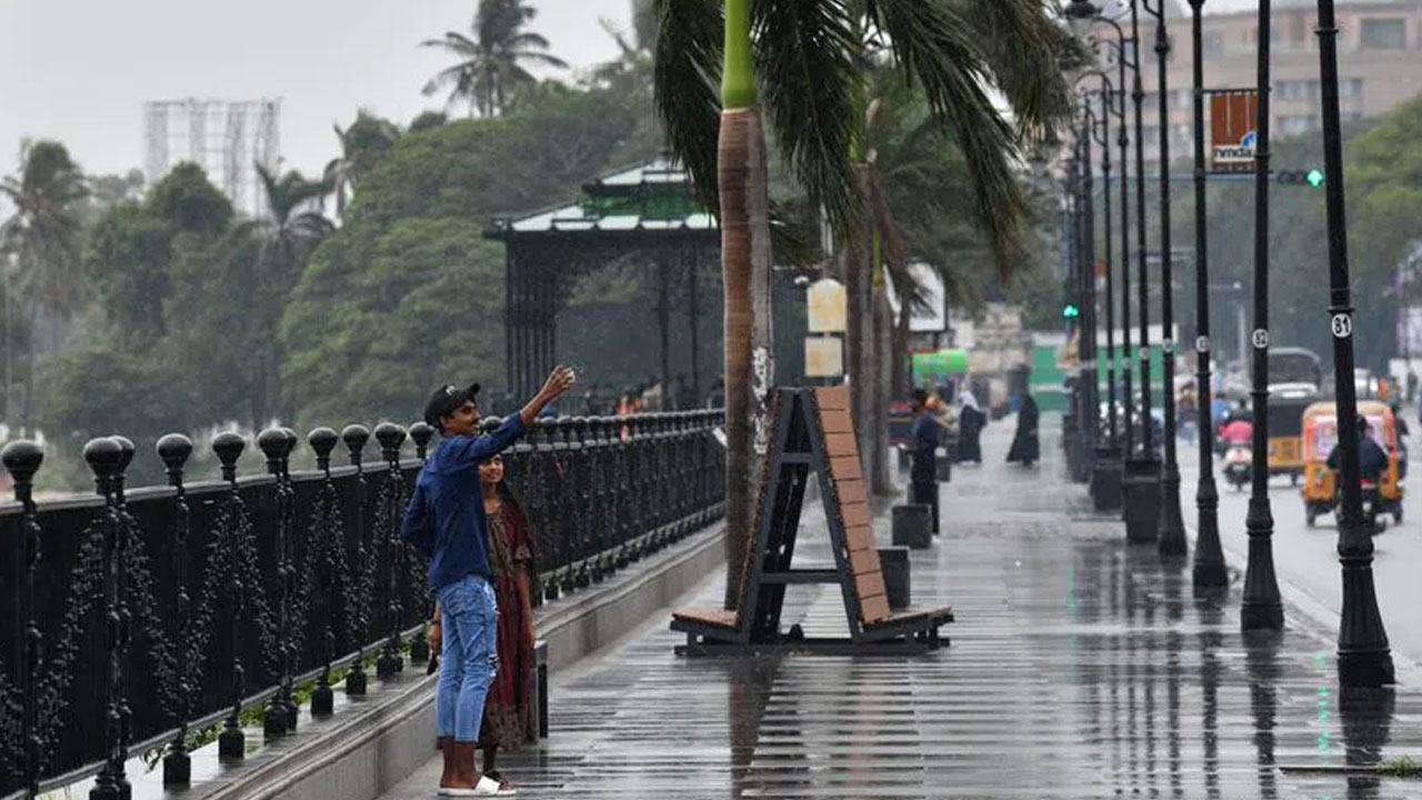 Hyderabad | చ‌ల్ల‌బ‌డ్డ భాగ్య‌న‌గ‌రం.. 30 డిగ్రీల సెల్సియ‌స్ కంటే త‌క్కువ ఉష్ణోగ్ర‌త‌లు న‌మోదు..