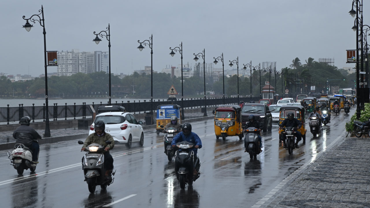Hyderabad | హైద‌రాబాద్‌లో దంచికొడుతున్న వాన‌.. 122.4 మి.మీ. వ‌ర్ష‌పాతం న‌మోదు