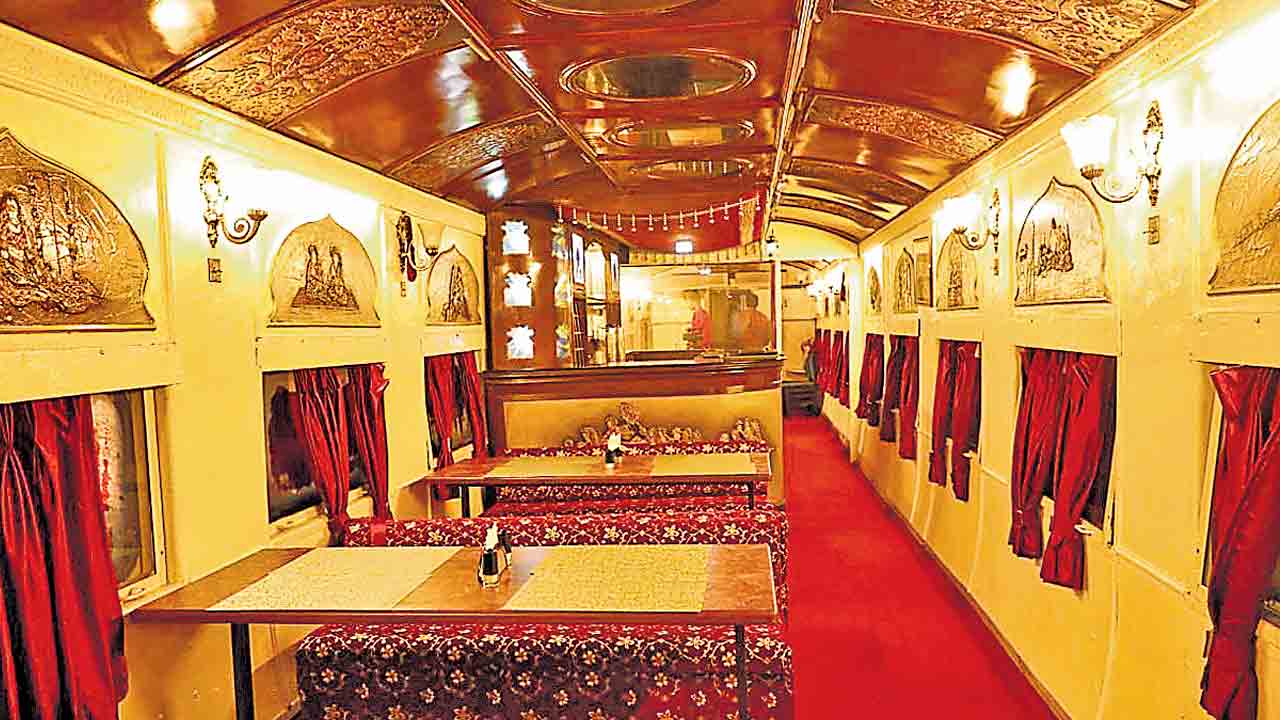 Restaurant on wheels | సందర్శకులకు ప్రత్యేక అనుభూతి పంచేలా ‘రెస్టారెంట్‌ ఆన్‌ వీల్స్‌’.. ఎక్కడుందో తెలుసా?